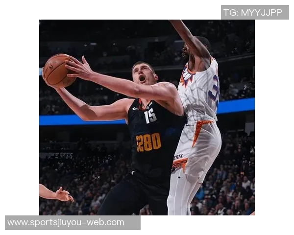 掘金上半场狂抢14个前场篮板热火仅得1个形成鲜明对比 掘金上半场狂抢14个前场篮板热火仅得1个形成鲜明对比