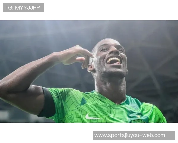 莱昂纳多自信球队本赛季争冠成功期待瓦科争夺金靴荣耀 莱昂纳多自信球队本赛季争冠成功期待瓦科争夺金靴荣耀